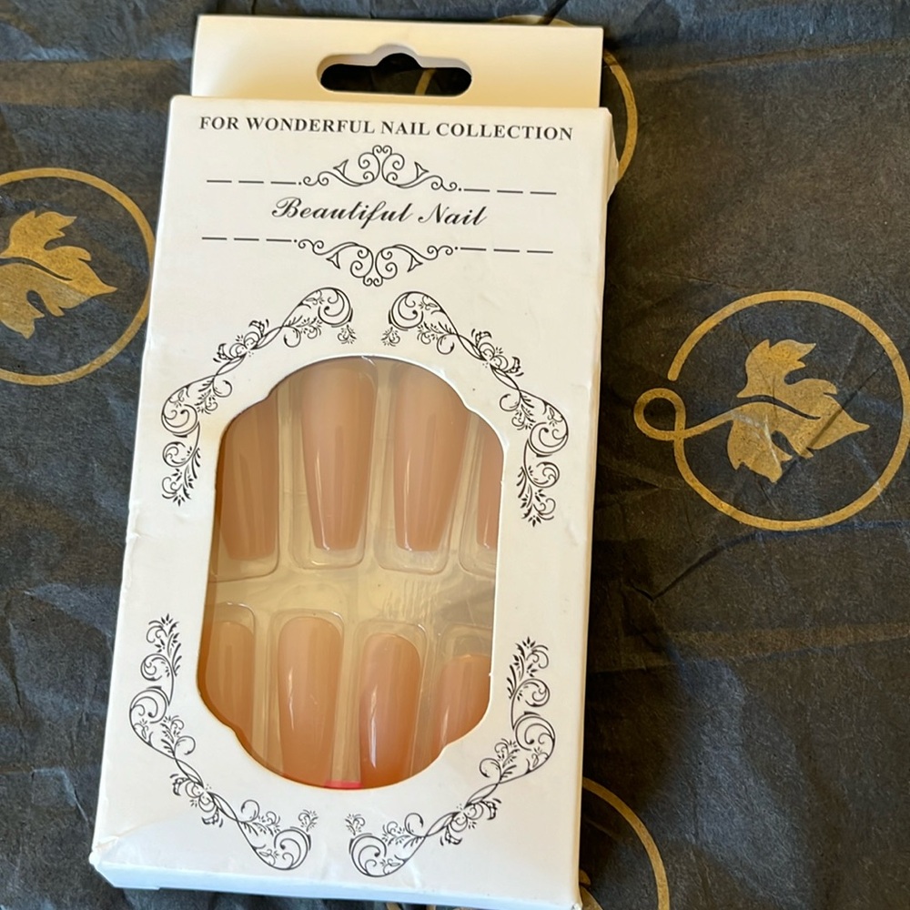 Beautiful long lasting press on nails